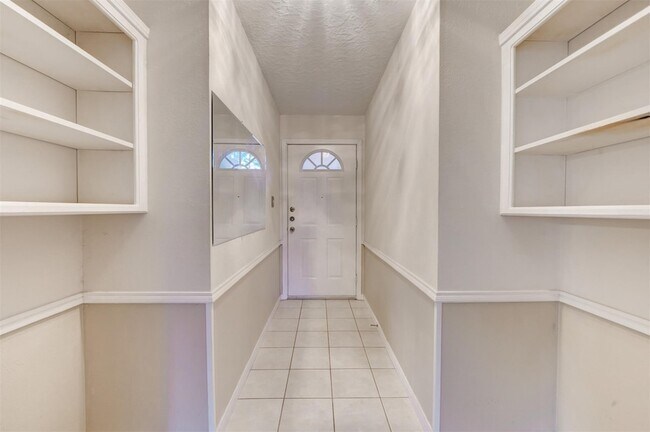 Building Photo - 29311 Loddington St