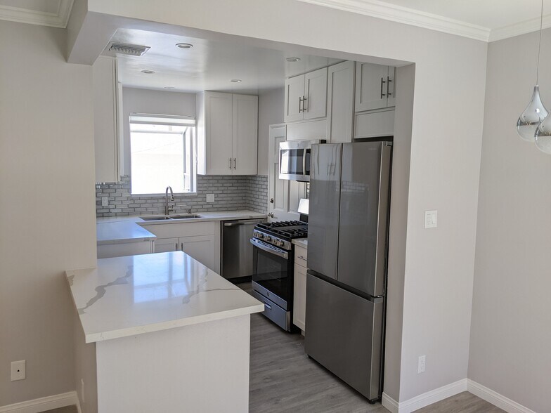 Building Photo - 5636 Cedros Ave
