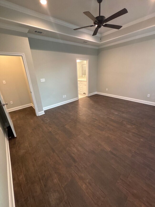 Building Photo - Beautiful South Tyler Rental in Royal Vista Estates!