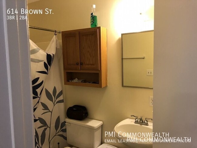 Building Photo - 614 Brown St