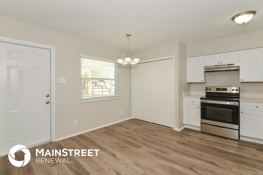 Building Photo - 2300 23rd Ave W