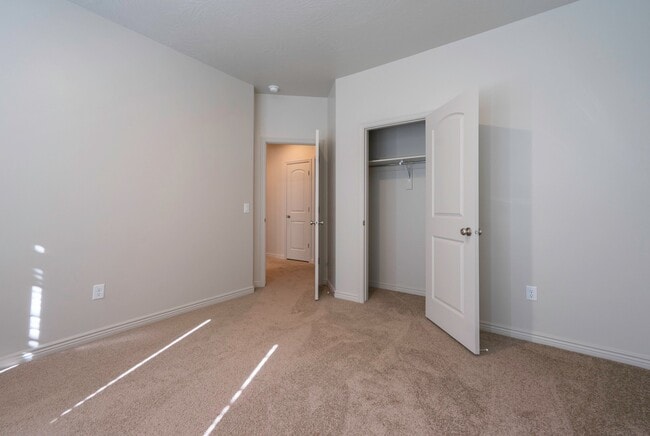 Building Photo - 4 bedroom 2 Bath Home in Desert Edge Cove - RV parking!