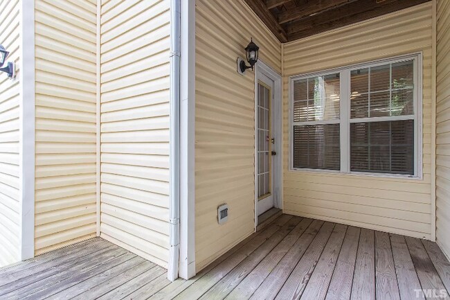 Building Photo - 2221 Mountain Mist Ct