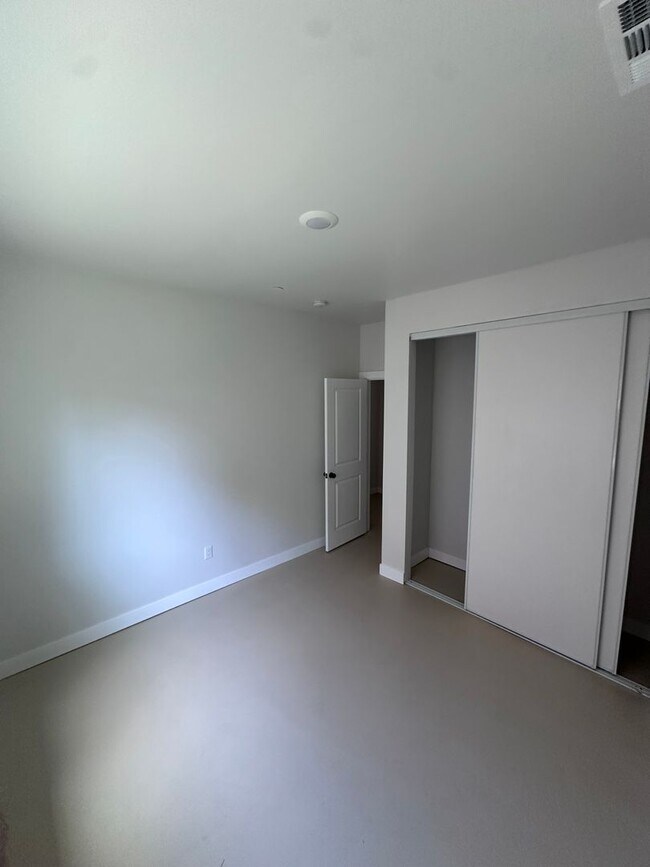 Building Photo - Brand new 3 bedroom house in quiet neighbo...