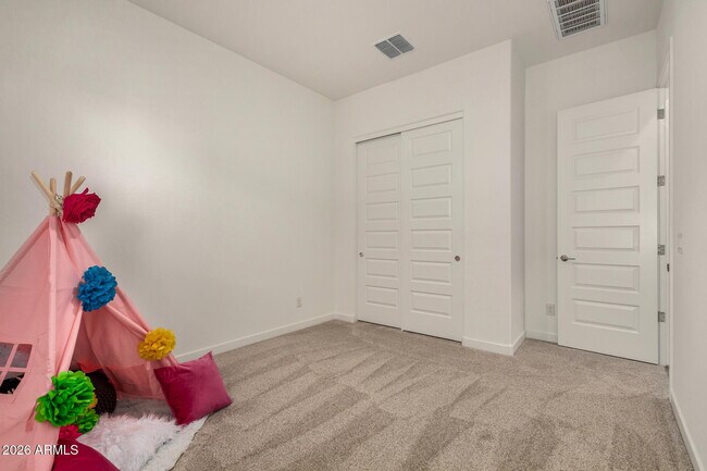 Building Photo - 2968 E Lucky Horseshoe Ln