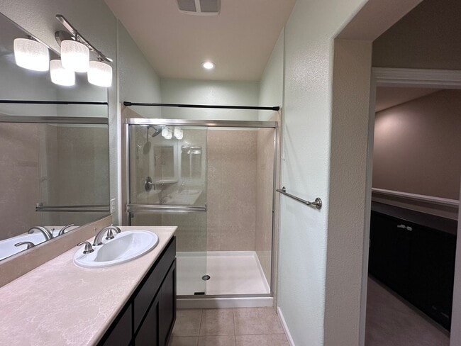 Building Photo - 3/3 Tri Level Berryessa Beauty is ready for YOU!