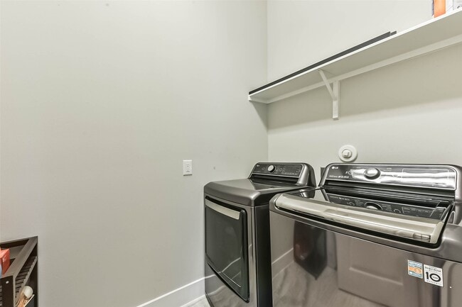 Building Photo - 10914 Brookeshire Chase Ln