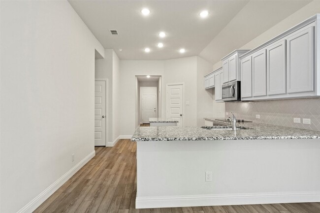 Building Photo - 1000 Mason St