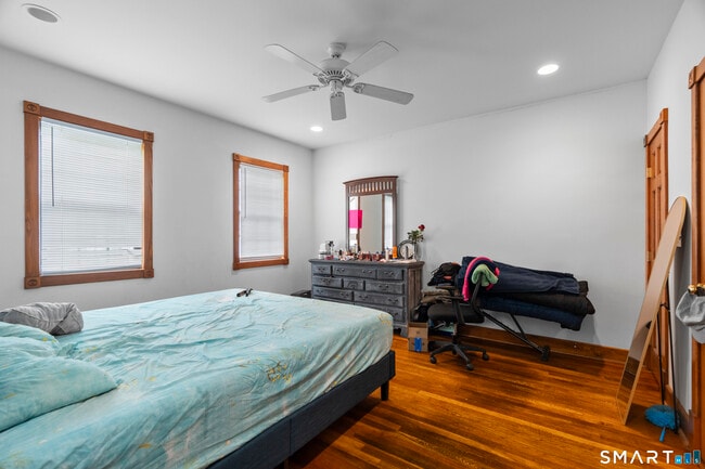 Building Photo - 623 Whitney Ave