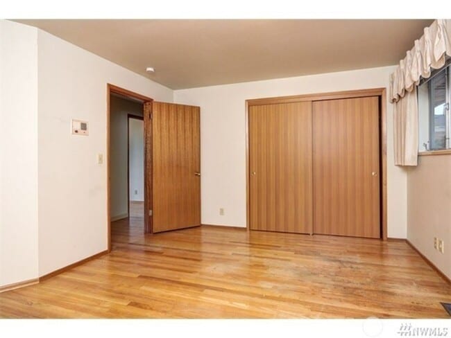 Building Photo - 3Bd/1.75Ba Seattle House