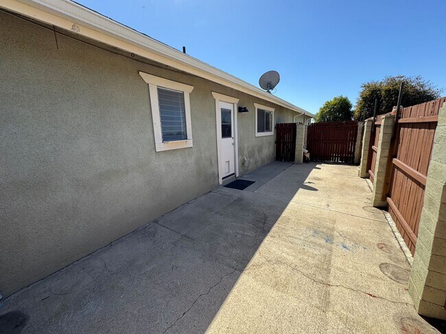 Building Photo - 9304-9306 ElCajon