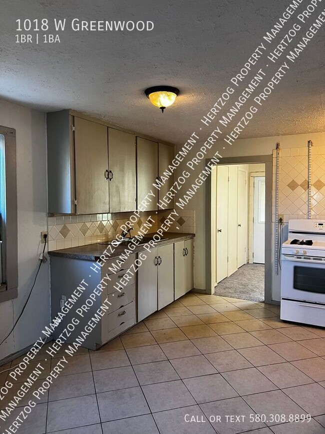 Building Photo - Cozy 1-Bedroom Home Near Sunset Park – $55...