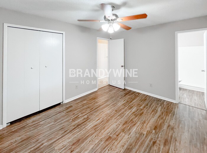 Building Photo - 3026 Mangrove Ave