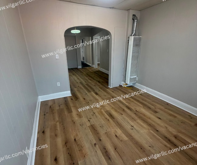 Building Photo - 4856 Magoun Ave