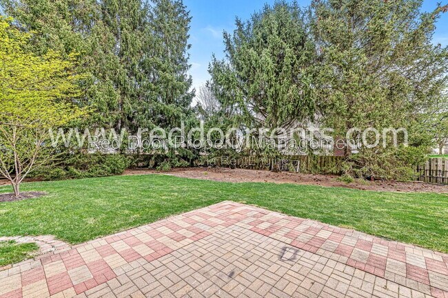 Building Photo - 261 Wyndotte Dr