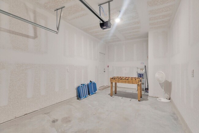 Building Photo - 5724 Sandy Walk St