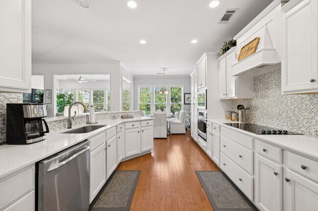 Building Photo - 239 Antebellum Ln