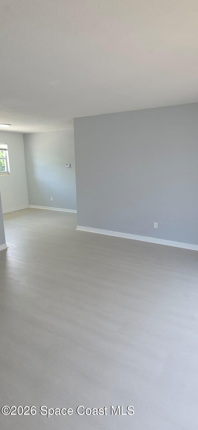 Building Photo - 1047 Japonica Ln