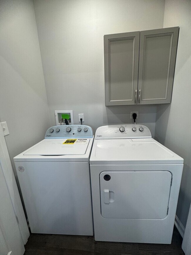 Building Photo - Welcome Home!!!