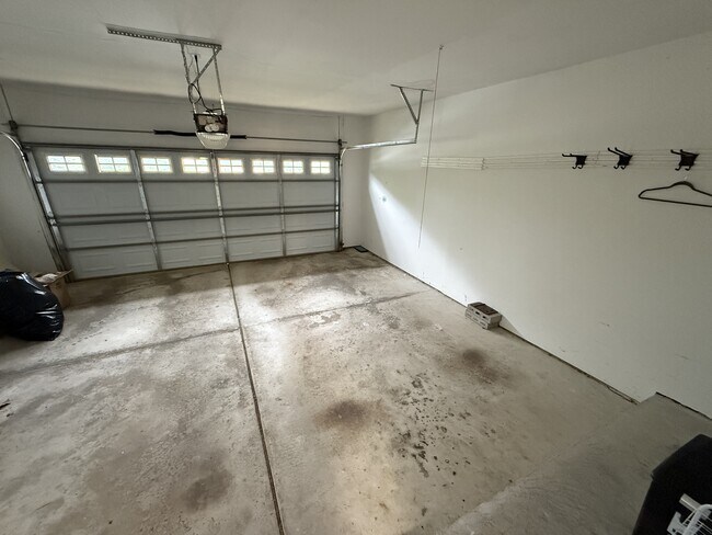 Building Photo - 2915 Chippewa Dr