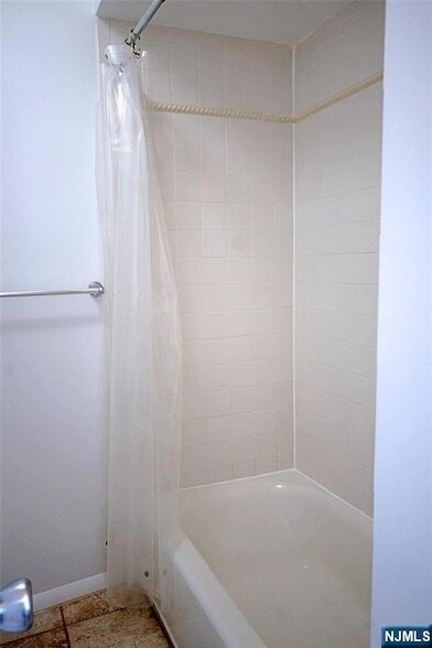 Building Photo - 154 Undercliff Ave