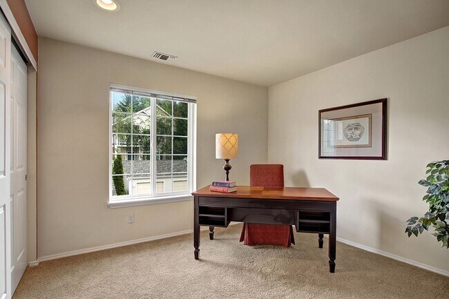 Building Photo - 2Bd/1.75Ba Bothell Condo