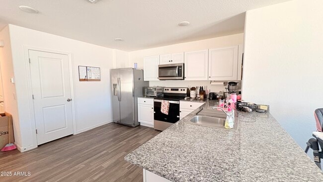 Primary Photo - 24570 W Cocopah St