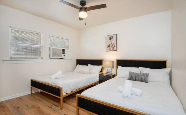 Building Photo - 1161 W 38th St
