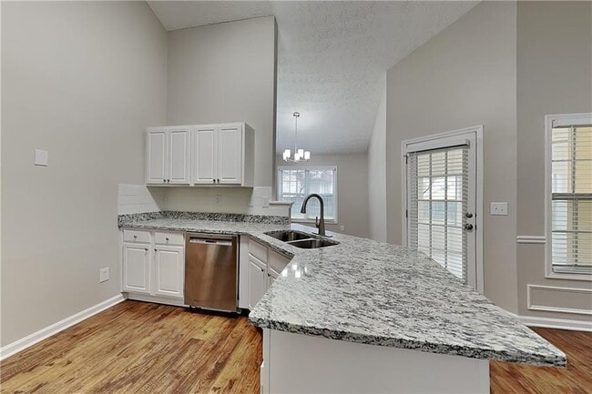 Building Photo - 405 Windsor Brook Ln SE