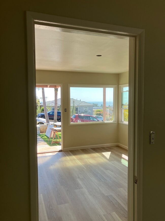 4554 Pescadero Ave 4554 Pescadero Ave San Diego CA 92107 Apartment