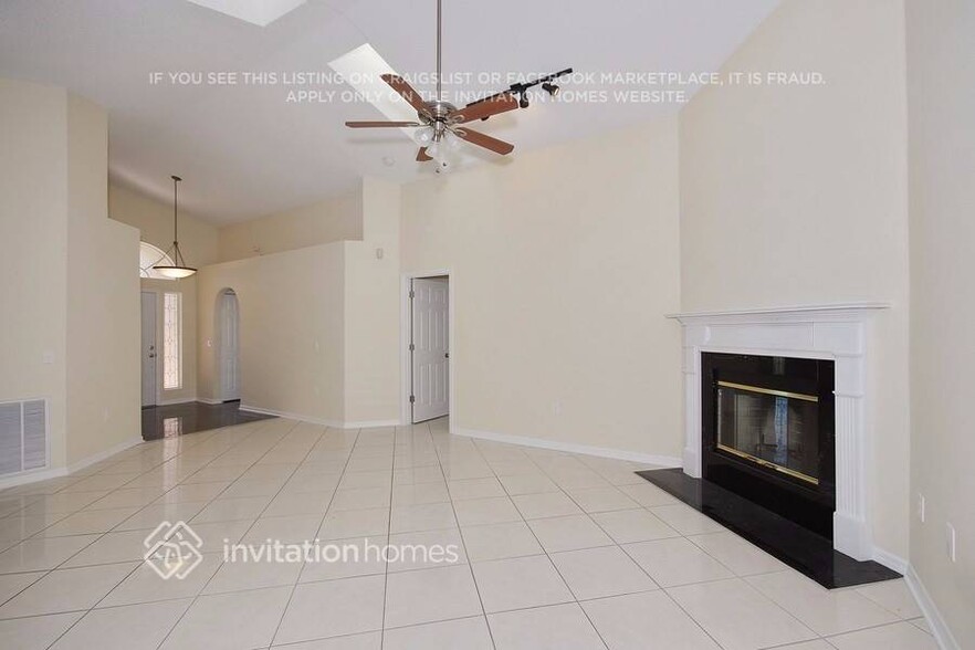 Building Photo - 820 Brightview Dr