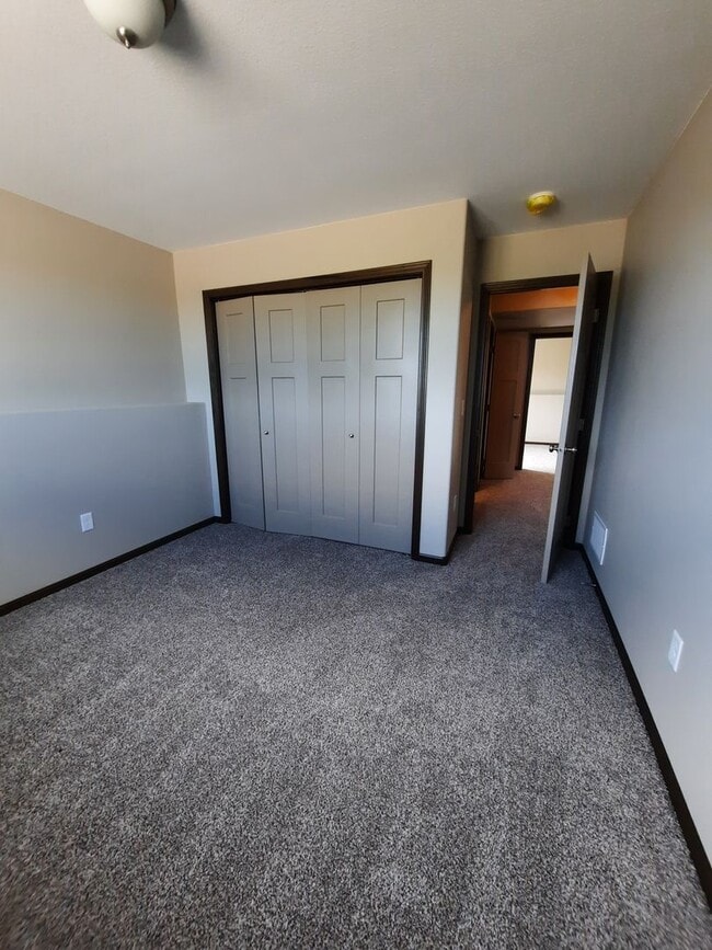 Building Photo - 4 BED | 3 BATH | SINGLE-FAMILY | DOUBLE GA...