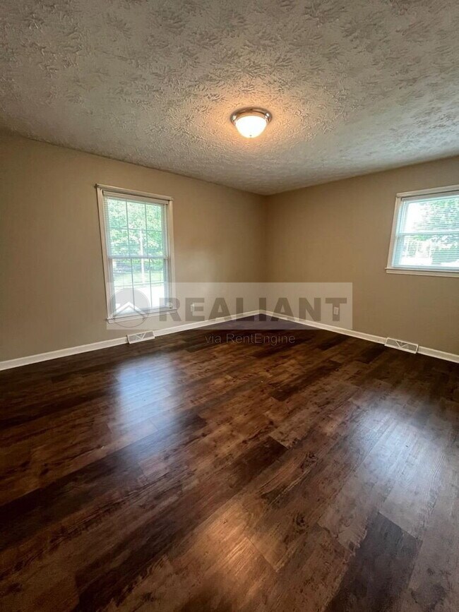 Building Photo - 4013 Elora Ln