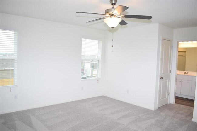 Building Photo - 431 Robins Nest Ln