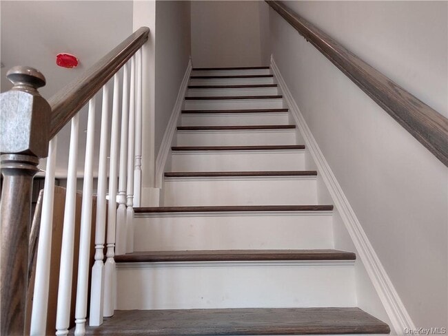 Building Photo - 27 Church St