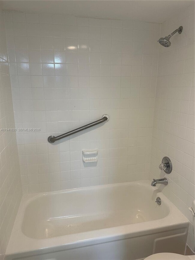 Building Photo - 1000 St Charles Pl