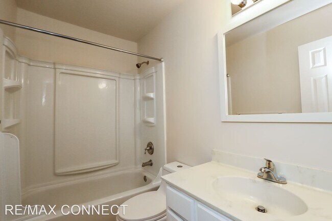 Building Photo - 3 br, 2.5 bath House - 76 Charles Parish