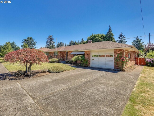 Primary Photo - Great 3br/1.5ba home in Northeast Portland