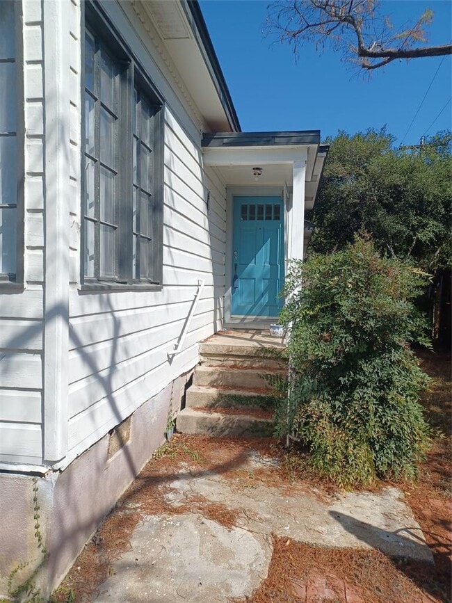 Building Photo - 2808 Windsor Rd