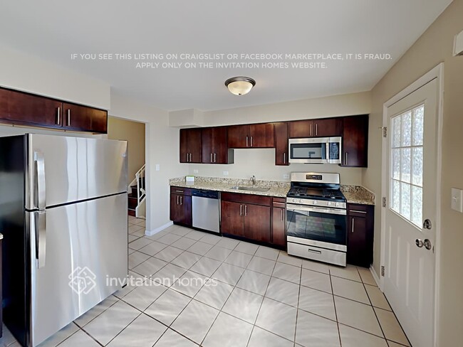 Building Photo - 916 Elsie Dr