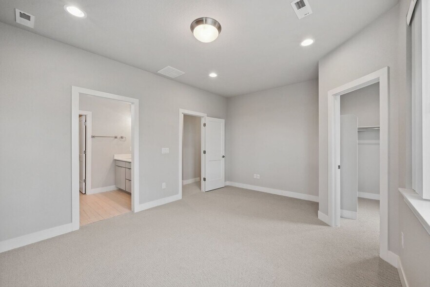 Building Photo - 6719 S Tempe Ct