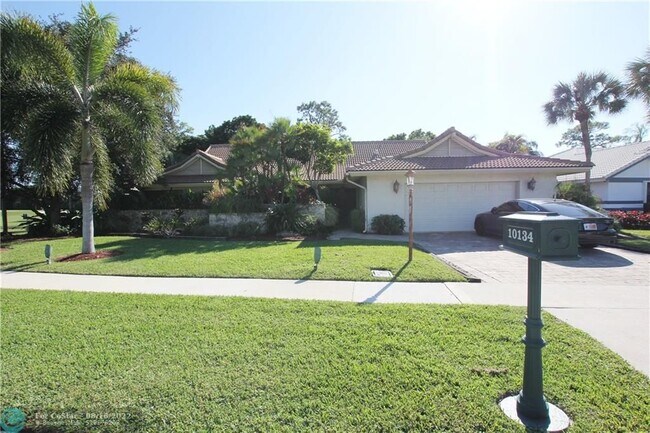 Primary Photo - 10134 Boca Woods Ln