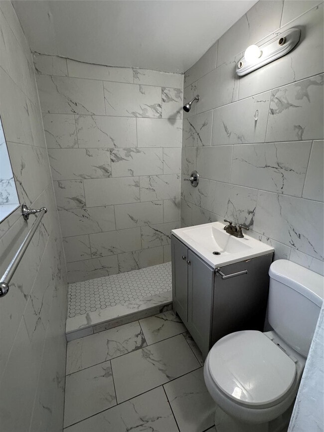 Building Photo - 1608 St