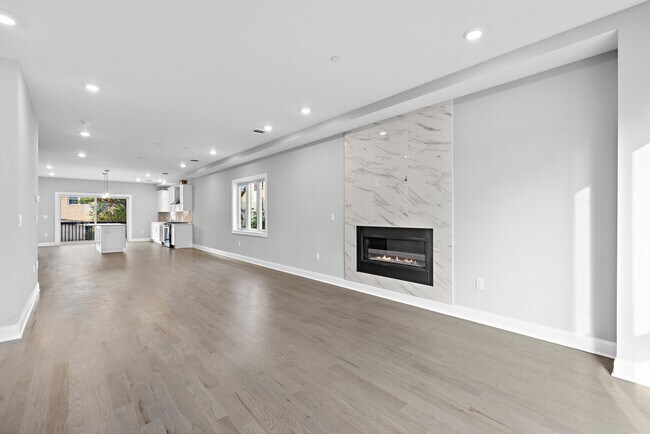 Building Photo - 57 Lincoln Ave