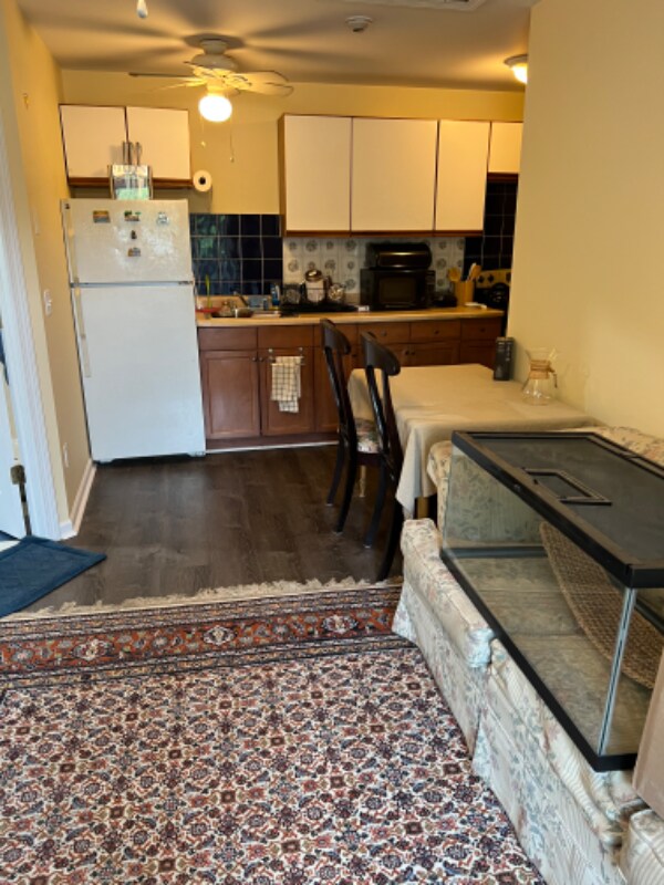 Building Photo - 427 Birdsall Dr