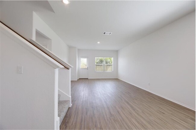 Building Photo - 323 Mineral Springs Dr