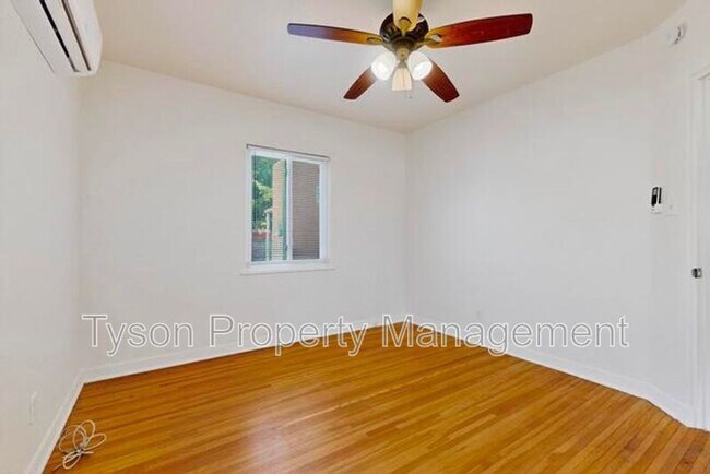Building Photo - 1028 Princeton Dr NE