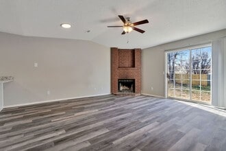 Building Photo - Newly remodeled 3 Bed 2 Bath Duplex!!