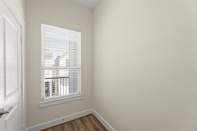 Building Photo - 1802 Napa Creek Ln