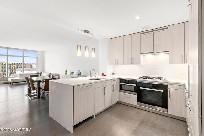 Building Photo - 15 Morris Ave